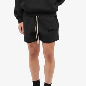 FOG ESSENTIALS SWEATSHORT "THE BLACK COLLECTION" S